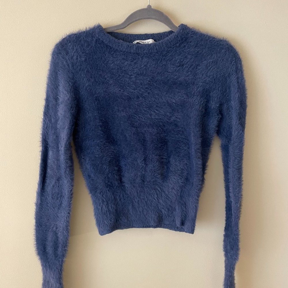 ZARA Fuzzy Cropped Blue Sweater